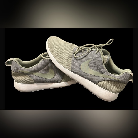 Other - Nike Roshe One Men's Shoes Size 12 Green/Gray